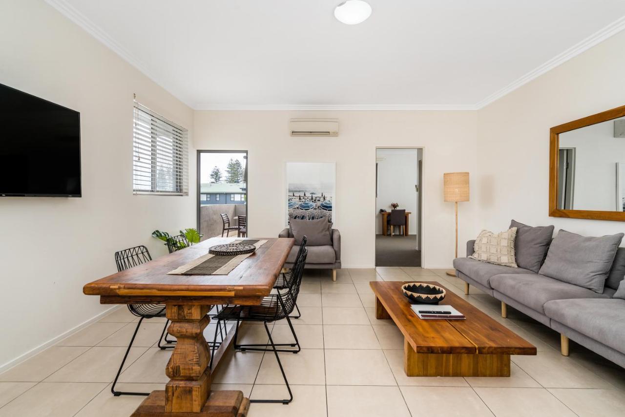 Byron Bay Hotel And Apartments Exterior photo