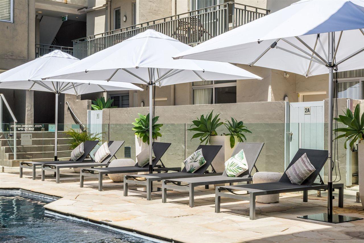 Byron Bay Hotel And Apartments Exterior photo