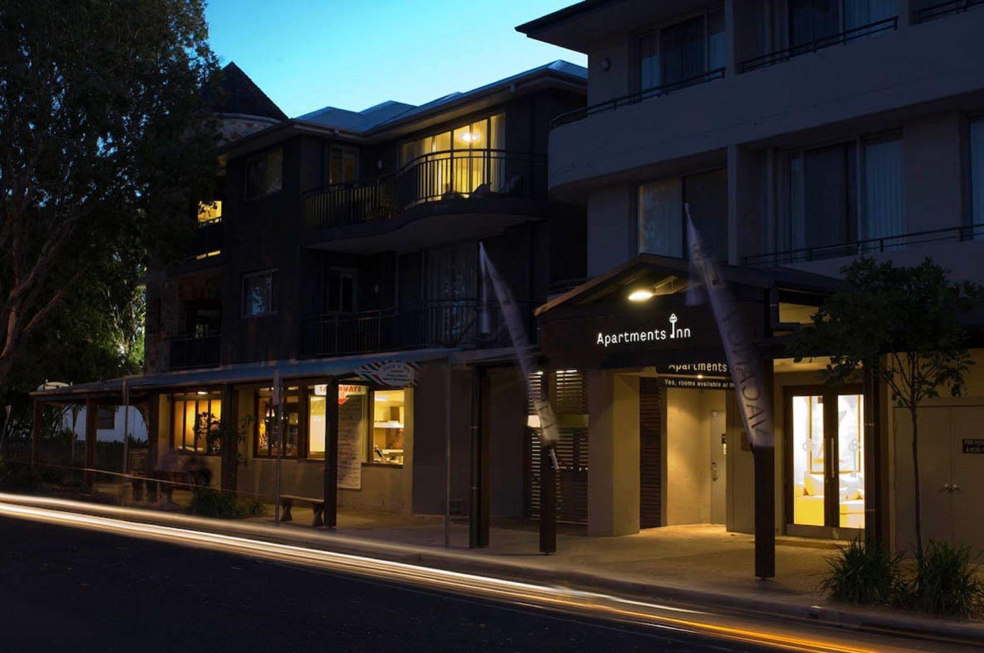 Byron Bay Hotel And Apartments Exterior photo